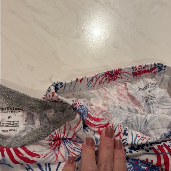 Burt’s Bees  Patriotic Pajama Set - Picture 2 of 3